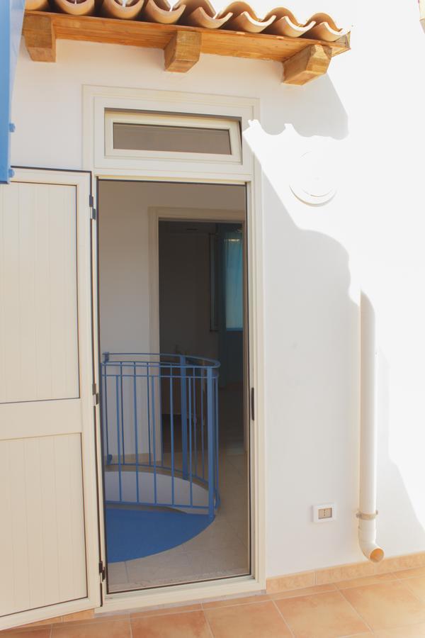 アヴォラ Casa Le Pigneヴィラ エクステリア 写真